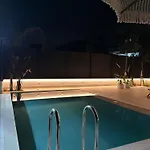 Vog فيلة *