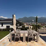 Vog فيلة تيرانا