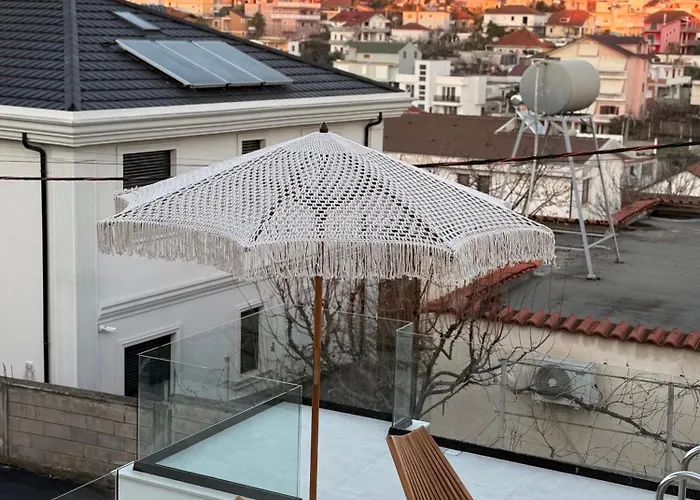 Vog Villa Tirana